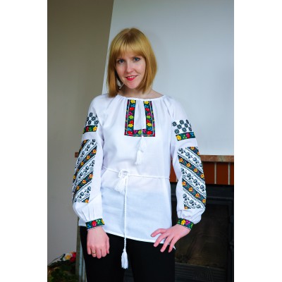 Embroidered blouse "Agatha"